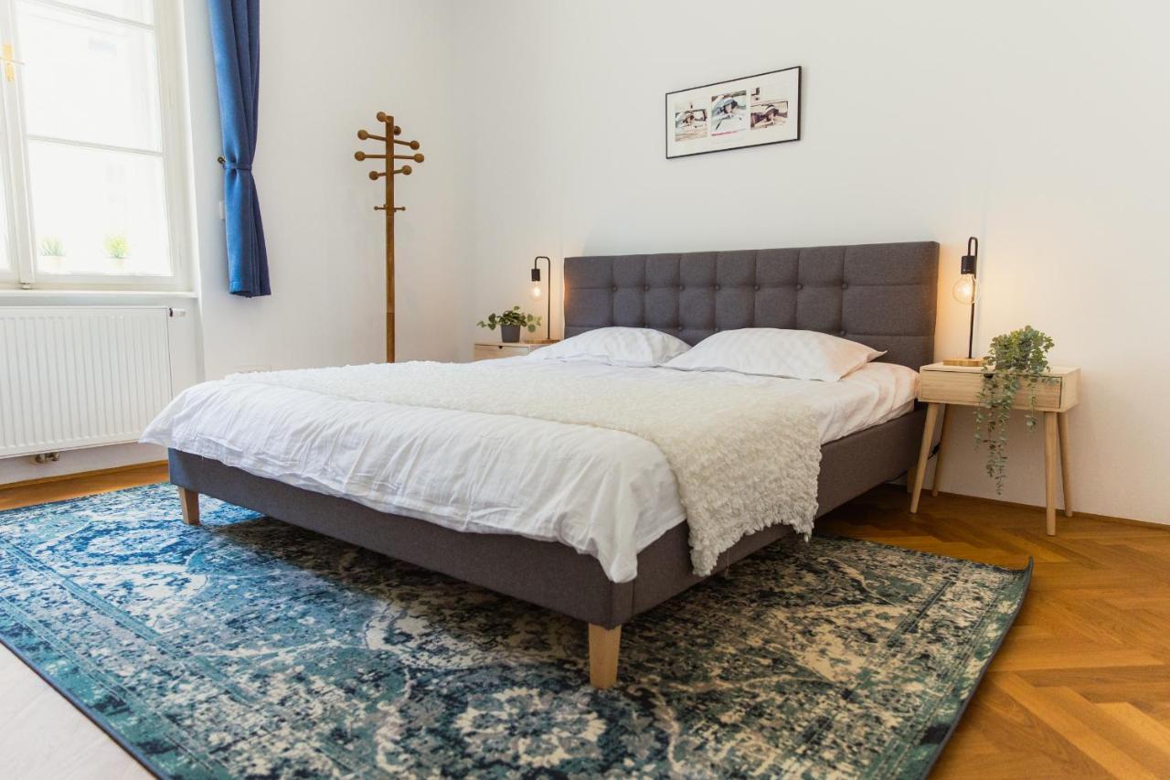Top Location City Centre Condo In Historic Building With Free Garage Parking Ljubljana Exterior foto