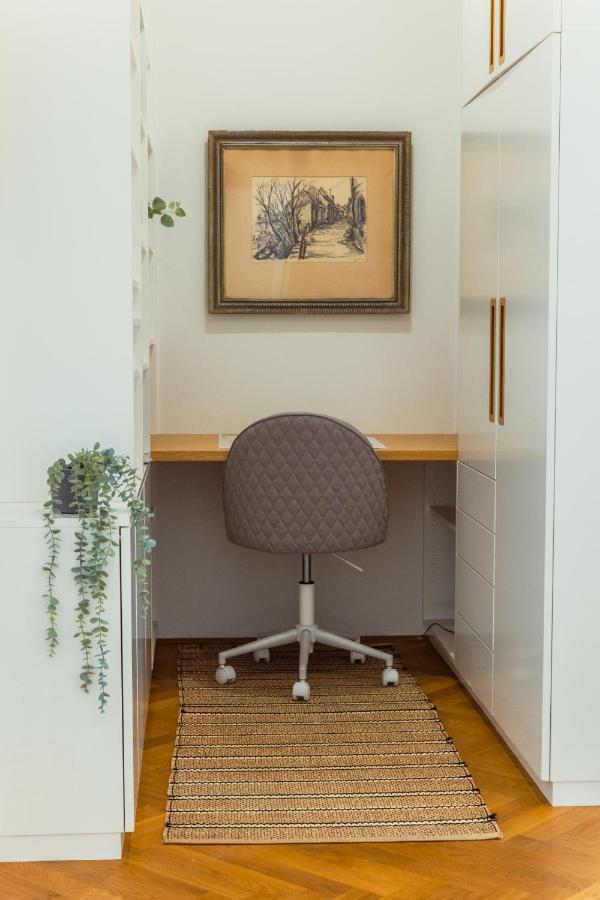 Top Location City Centre Condo In Historic Building With Free Garage Parking Ljubljana Exterior foto