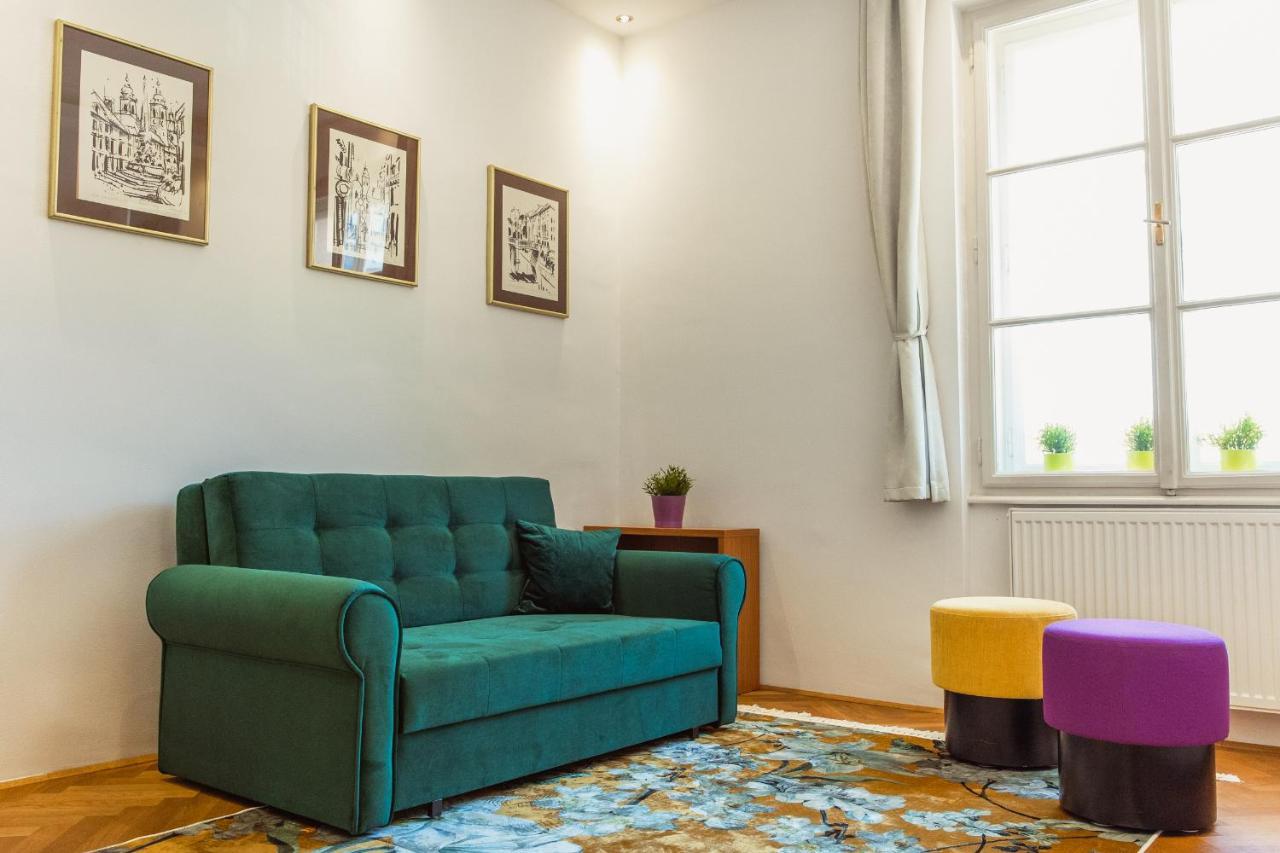 Top Location City Centre Condo In Historic Building With Free Garage Parking Ljubljana Exterior foto