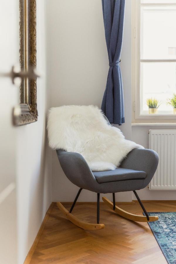 Top Location City Centre Condo In Historic Building With Free Garage Parking Ljubljana Exterior foto