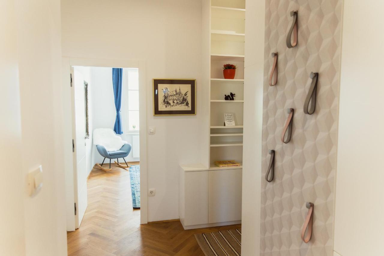 Top Location City Centre Condo In Historic Building With Free Garage Parking Ljubljana Exterior foto